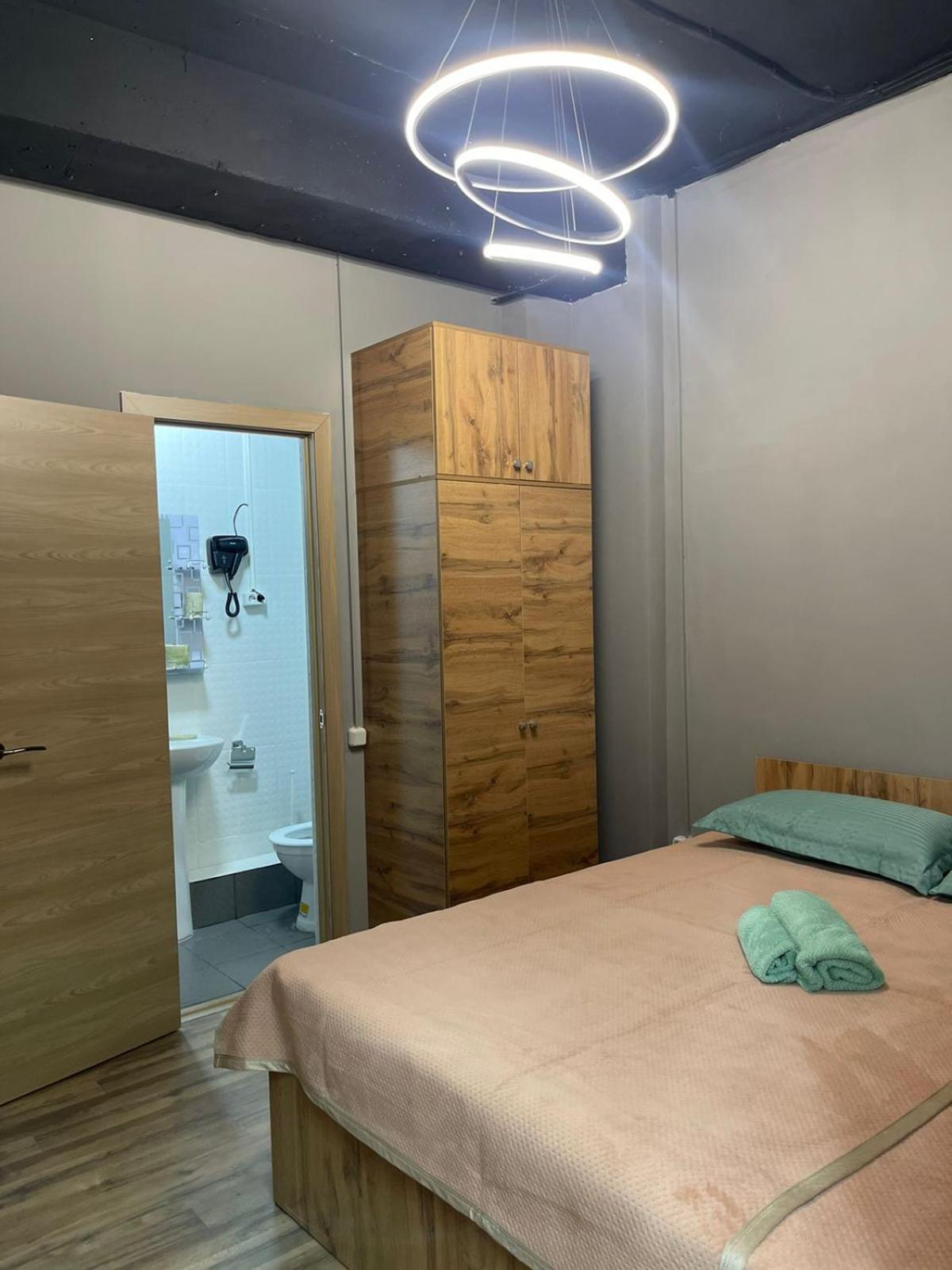 Hostel Kochevnik Capsule Hotel Almaty Esterno foto