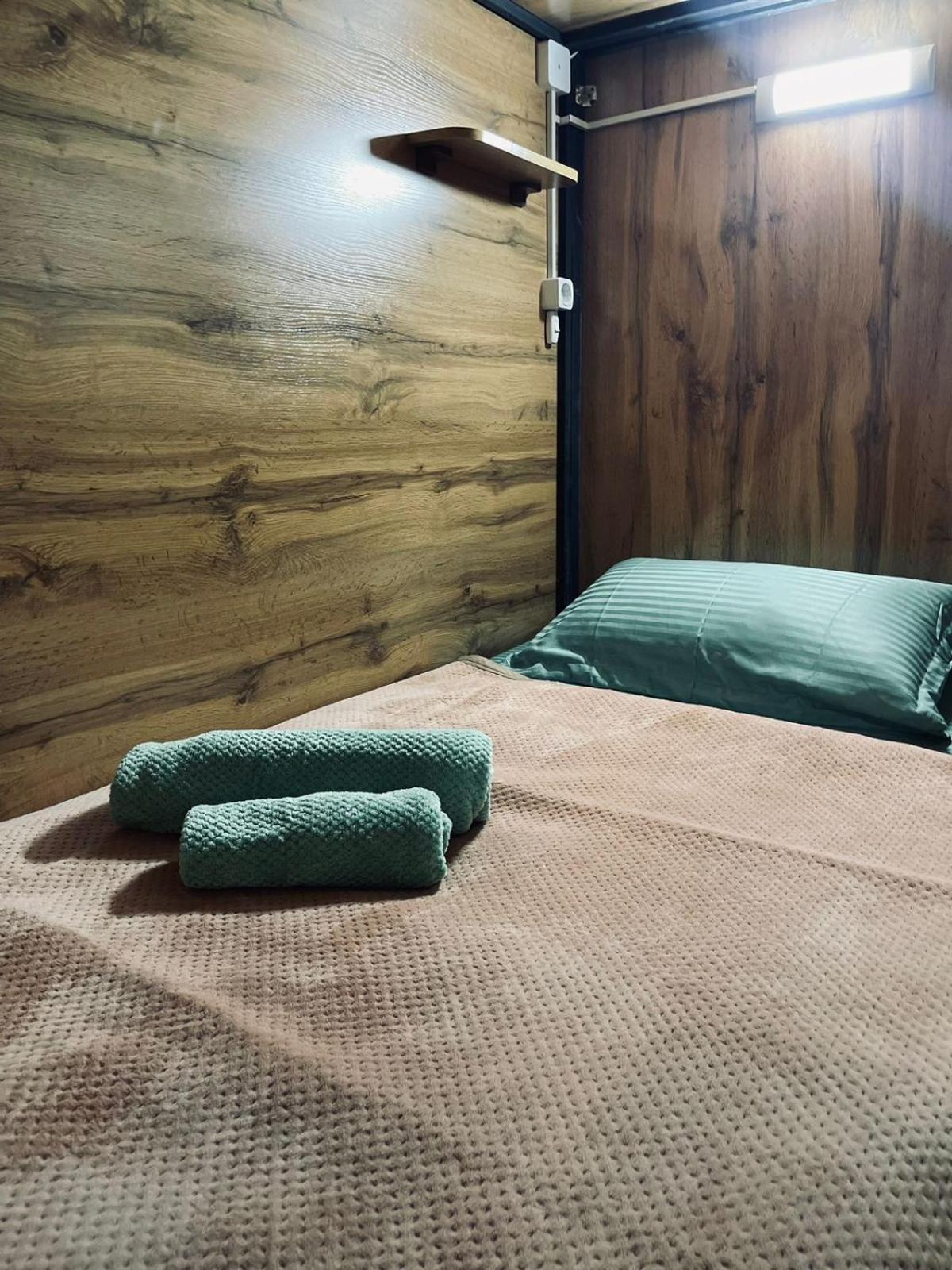 Hostel Kochevnik Capsule Hotel Almaty Esterno foto