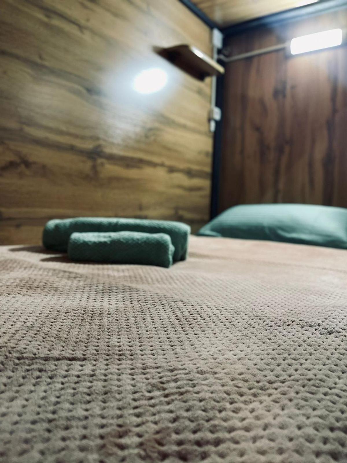 Hostel Kochevnik Capsule Hotel Almaty Esterno foto