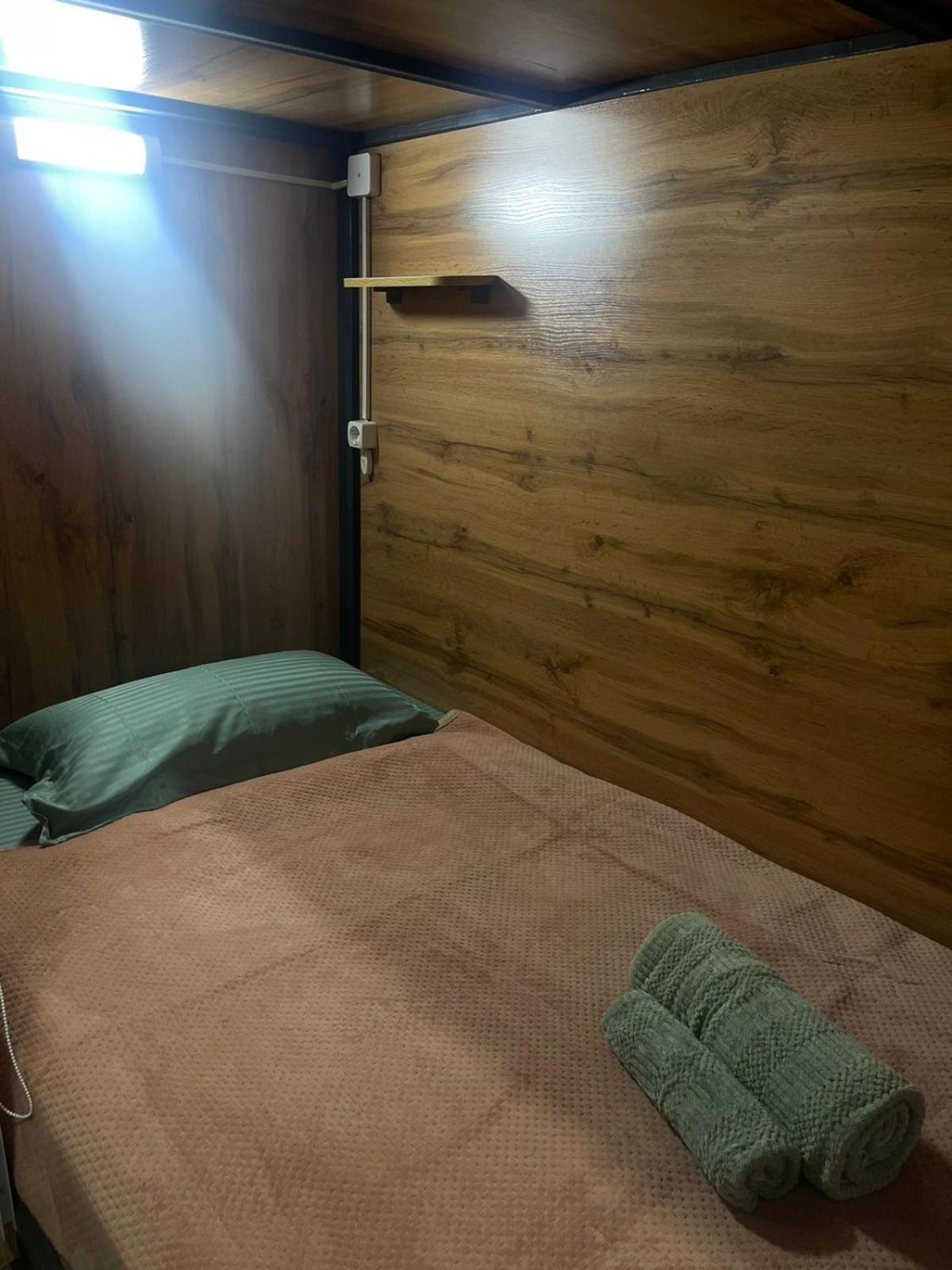 Hostel Kochevnik Capsule Hotel Almaty Esterno foto