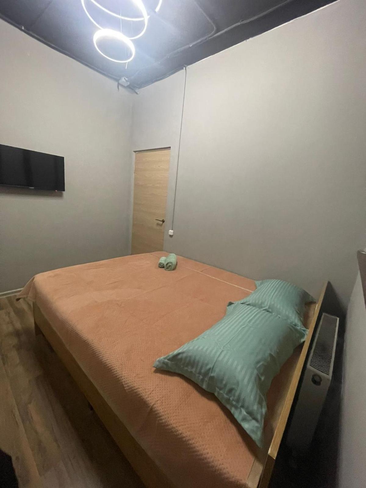 Hostel Kochevnik Capsule Hotel Almaty Esterno foto