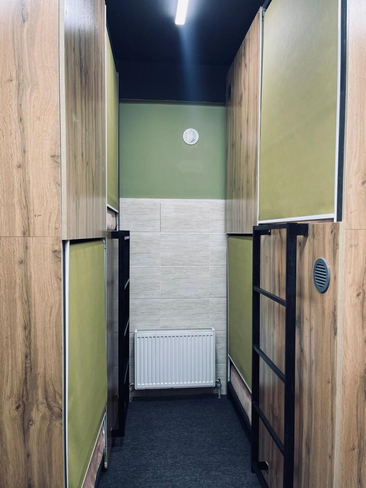 Hostel Kochevnik Capsule Hotel Almaty Esterno foto