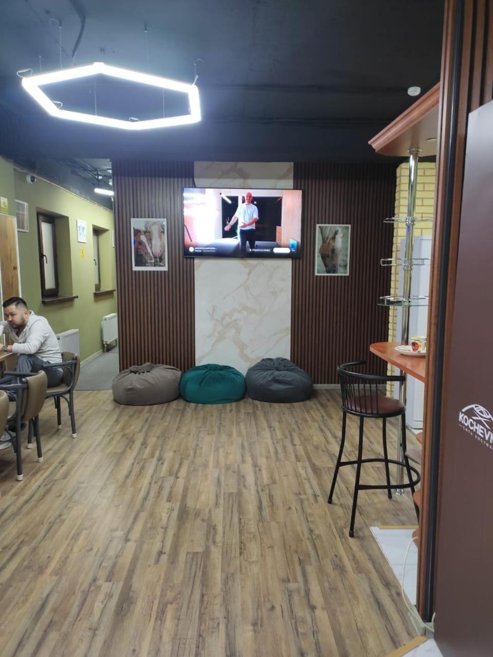 Hostel Kochevnik Capsule Hotel Almaty Esterno foto